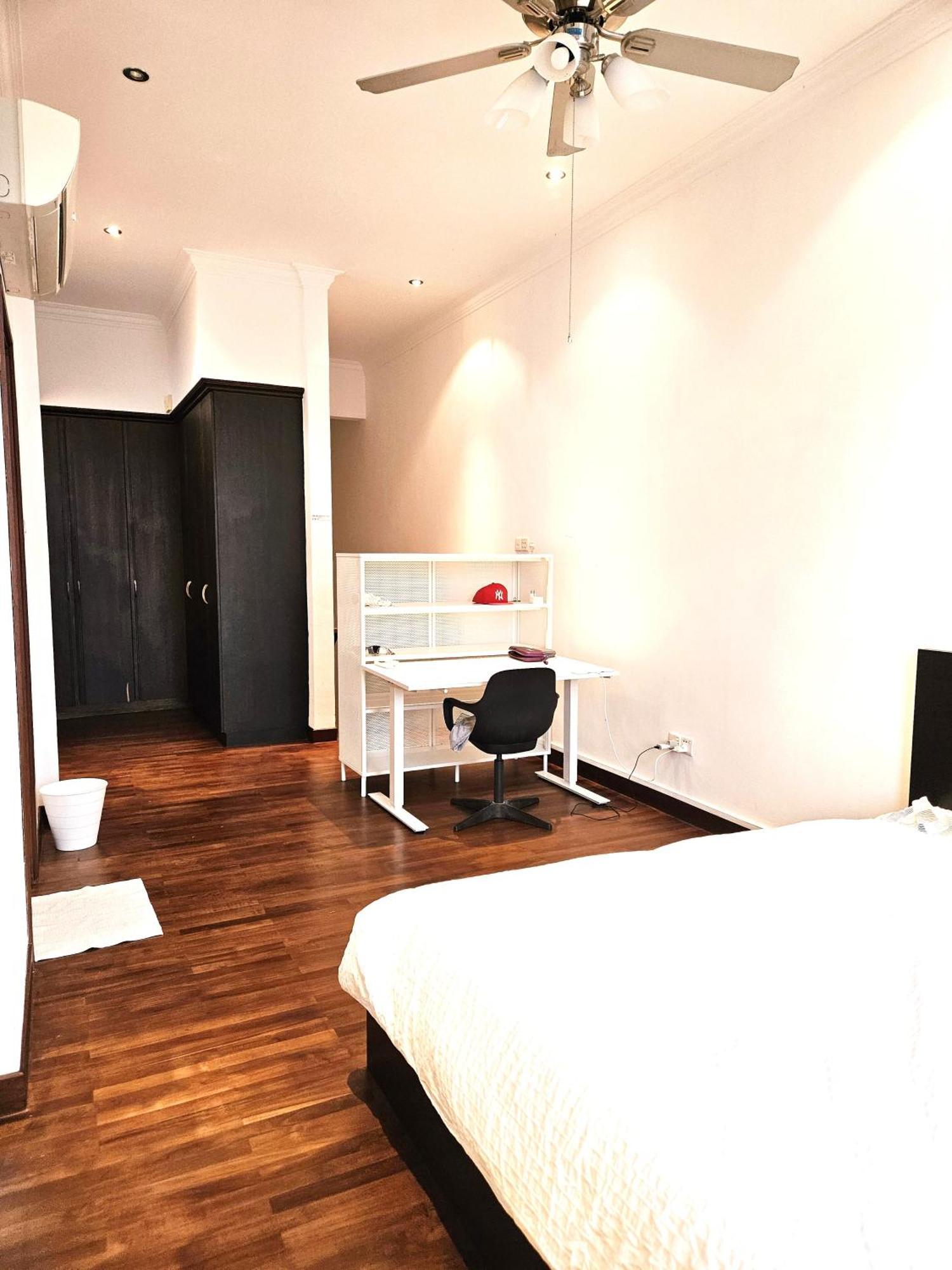 Nhà khách Hoilday Homes Singapore